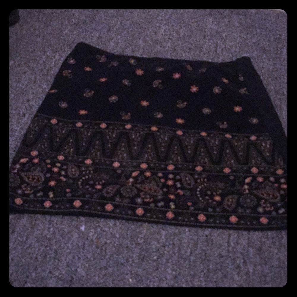 Printed skirt. Small. Above knee.